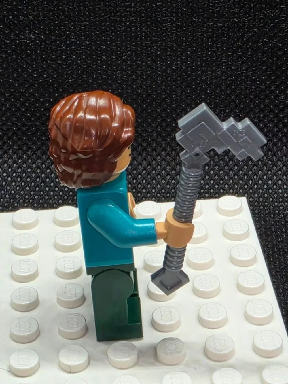 LEGO Minecraft Natalie Minifigure (min209) From Ghast Balloon Village Set